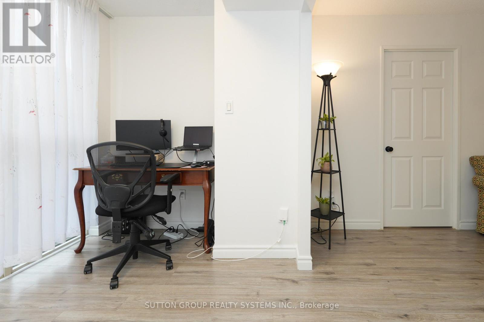 512 - 285 Enfield Place, Mississauga, Ontario  L5B 3Y6 - Photo 13 - W12908264