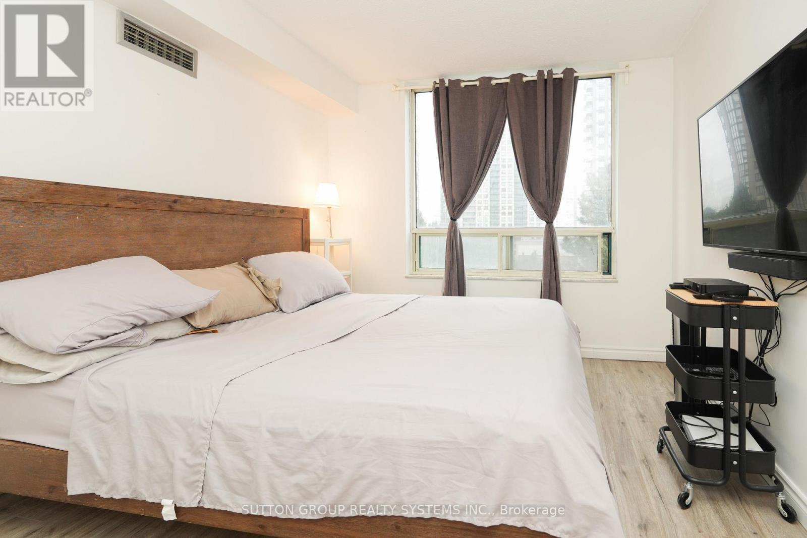 512 - 285 Enfield Place, Mississauga, Ontario  L5B 3Y6 - Photo 15 - W12908264