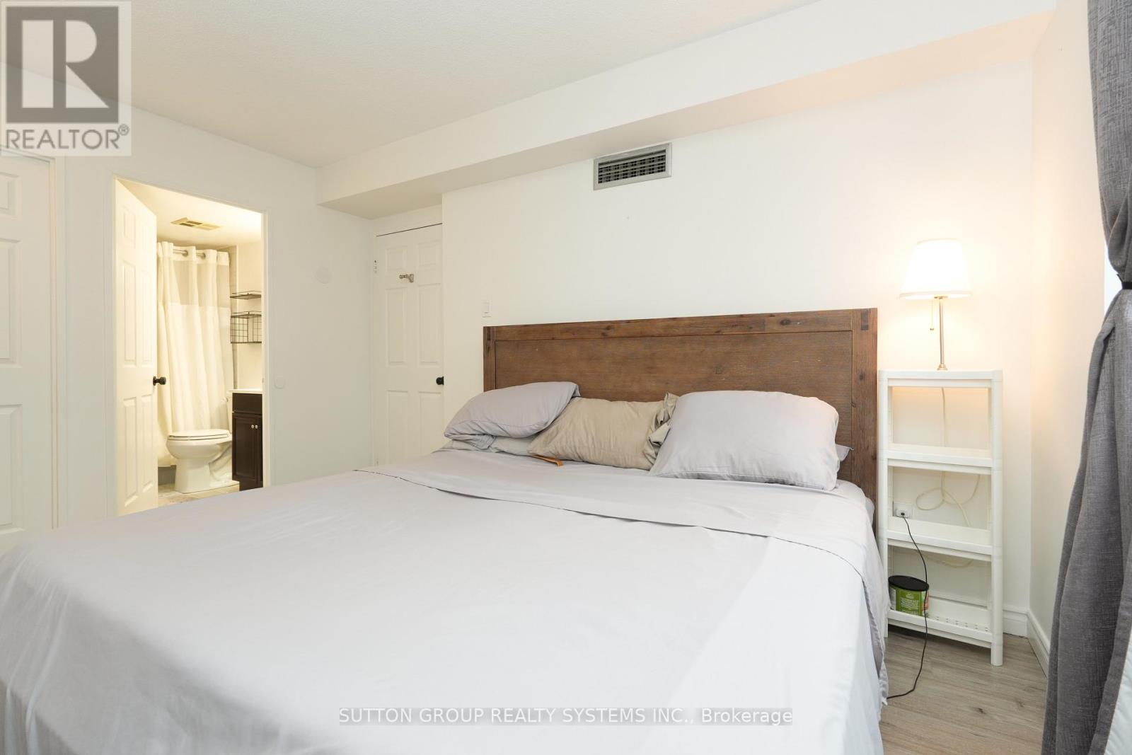 512 - 285 Enfield Place, Mississauga, Ontario  L5B 3Y6 - Photo 16 - W12908264