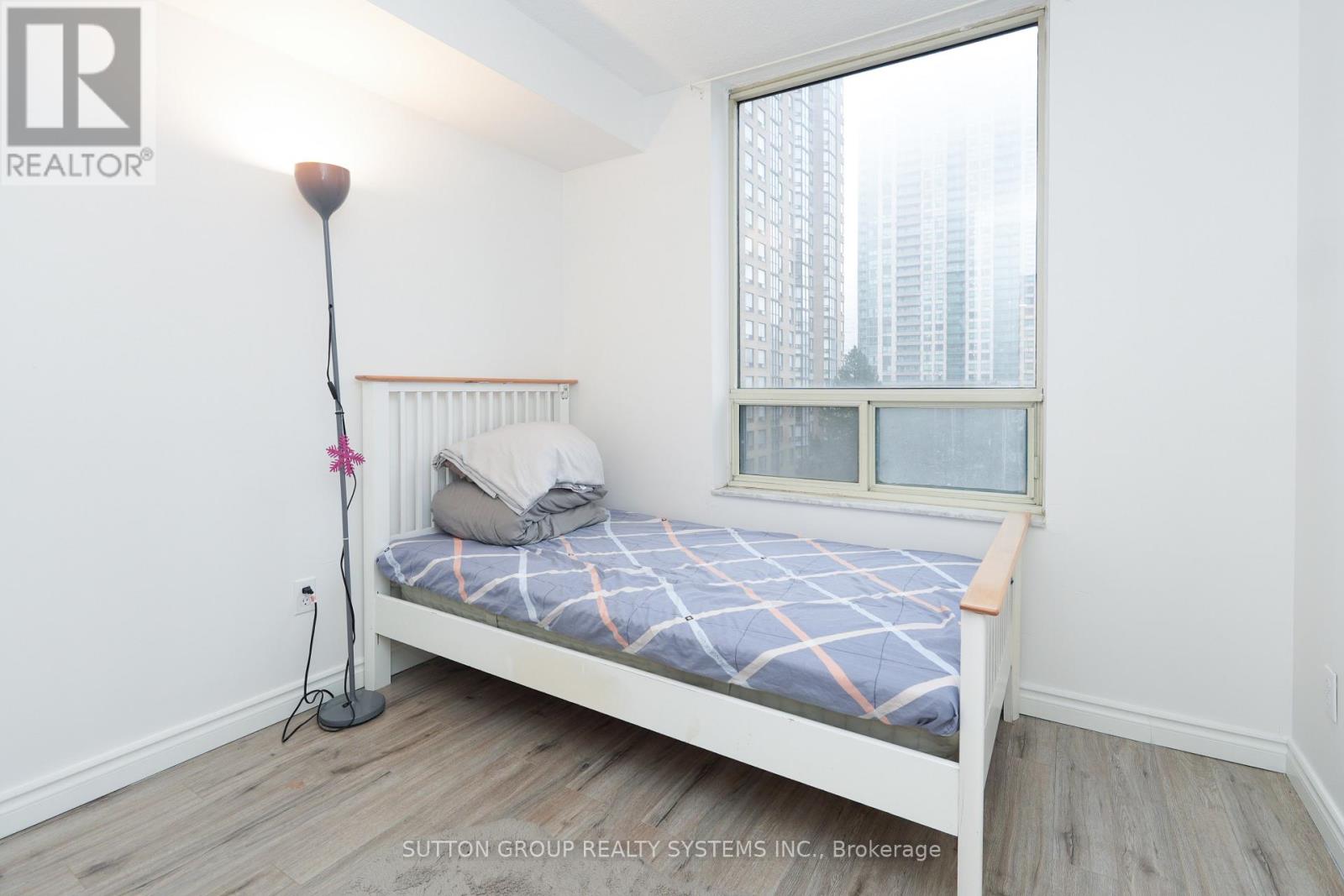 512 - 285 Enfield Place, Mississauga, Ontario  L5B 3Y6 - Photo 18 - W12908264