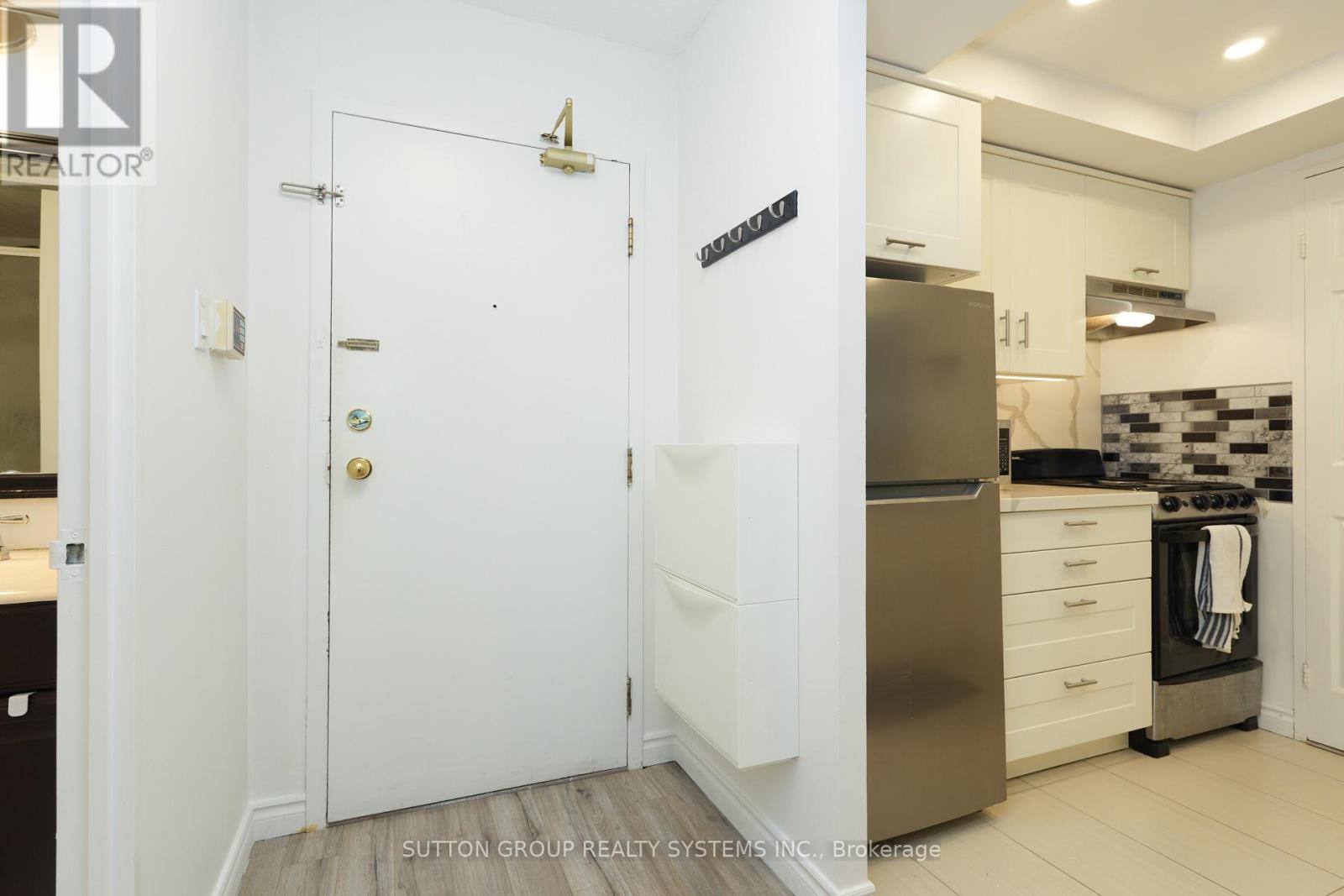 512 - 285 Enfield Place, Mississauga, Ontario  L5B 3Y6 - Photo 24 - W12908264