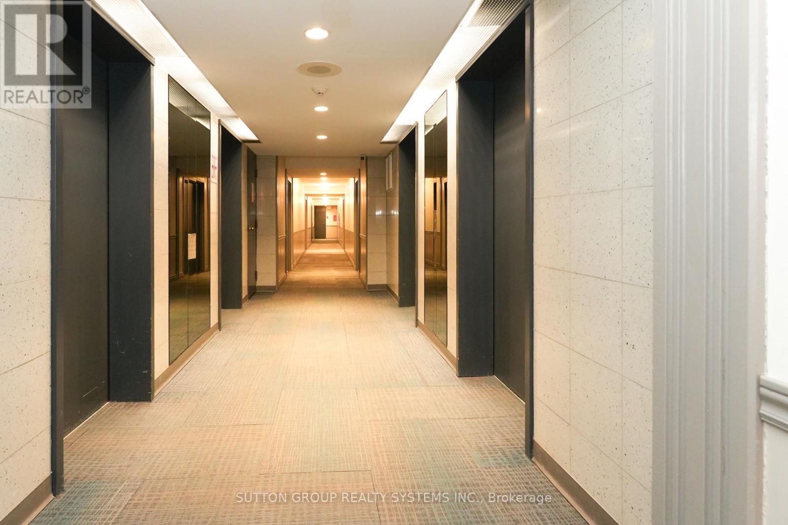 512 - 285 Enfield Place, Mississauga, Ontario  L5B 3Y6 - Photo 25 - W12908264