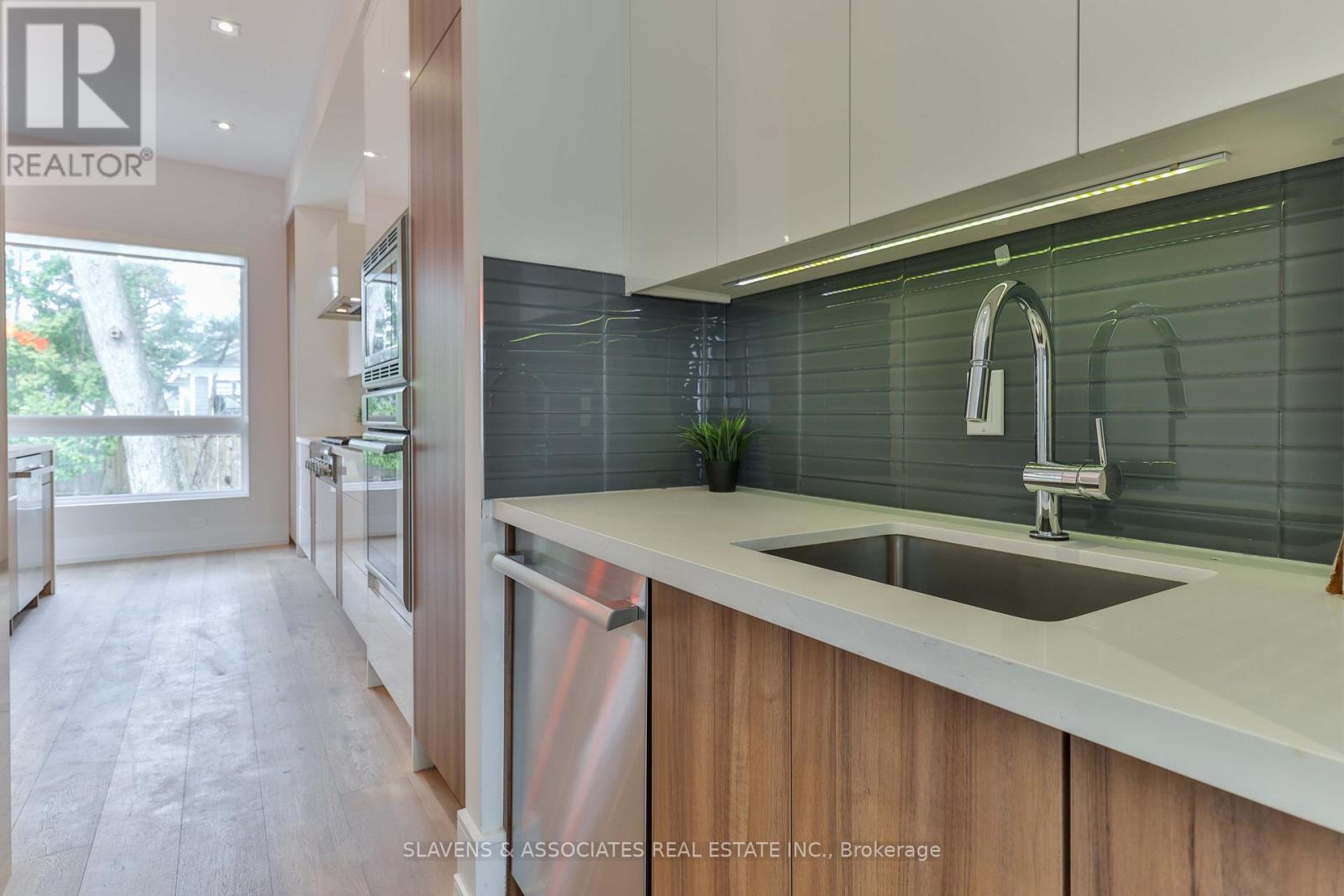 271 Jennings Crescent, Oakville, Ontario  L6L 1W3 - Photo 14 - W12908280