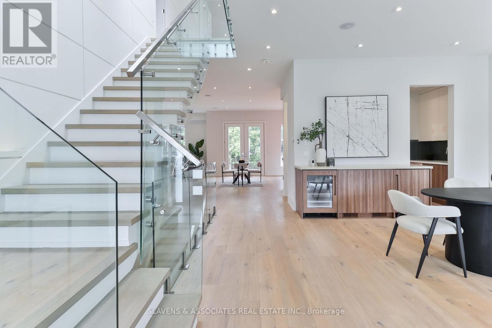 271 Jennings Crescent, Oakville, Ontario  L6L 1W3 - Photo 9 - W12908280