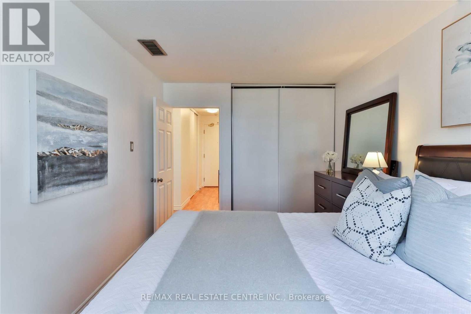 103 - 4450 Tucana Court, Mississauga, Ontario  L5R 3R4 - Photo 8 - W12908298