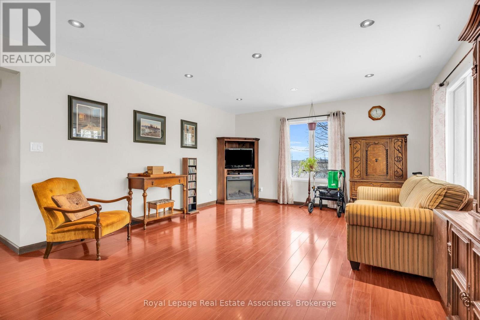 31 Highpoint Street, Southgate, Ontario  N0C 1B0 - Photo 12 - X12908202