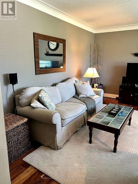 62 Dorothy Street, St. Catharines, Ontario  L2N 4A6 - Photo 2 - X12908212