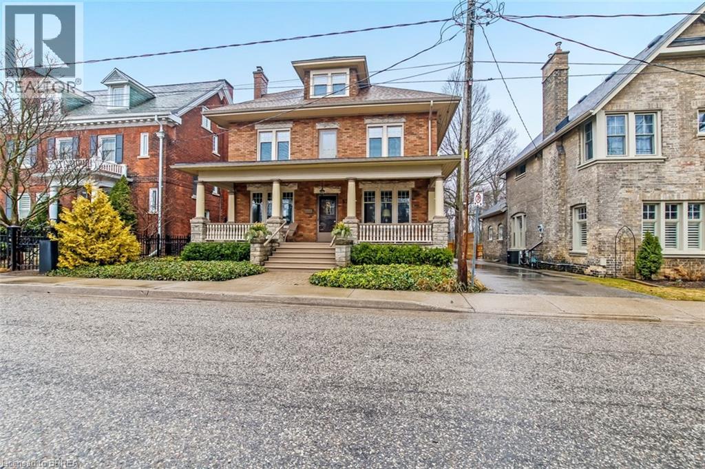 52 CHESTNUT Avenue, Brantford, Ontario