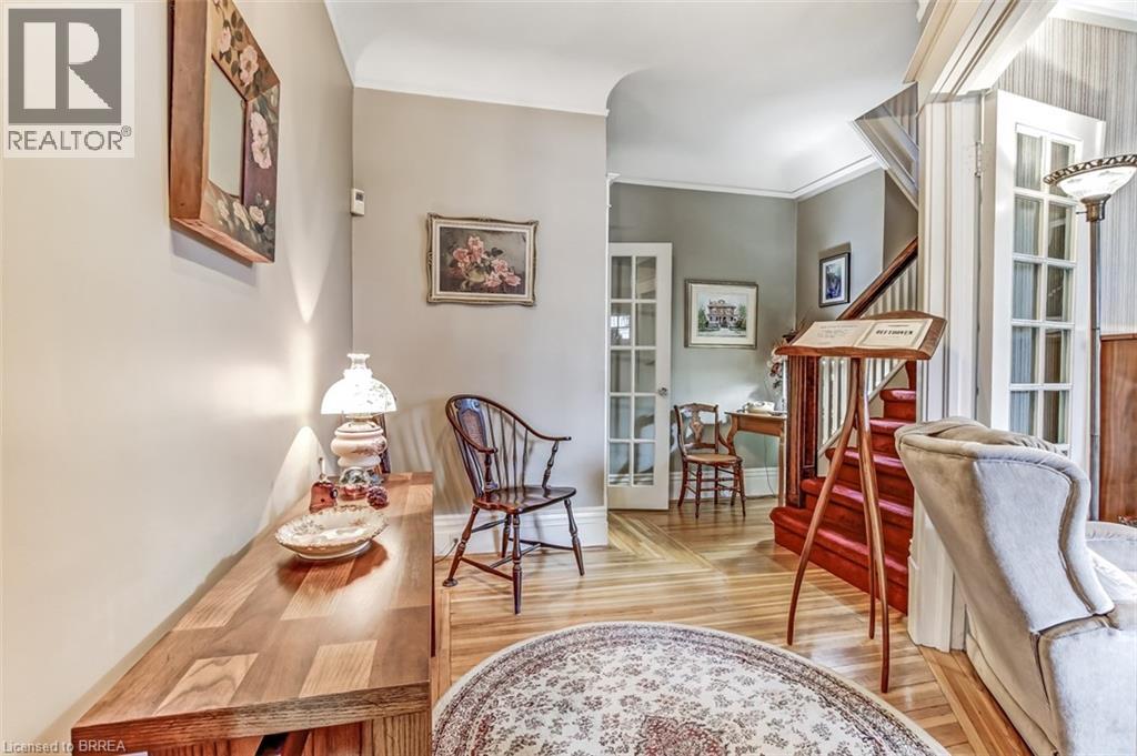 52 Chestnut Avenue, Brantford, Ontario  N3T 4C2 - Photo 4 - 40813571