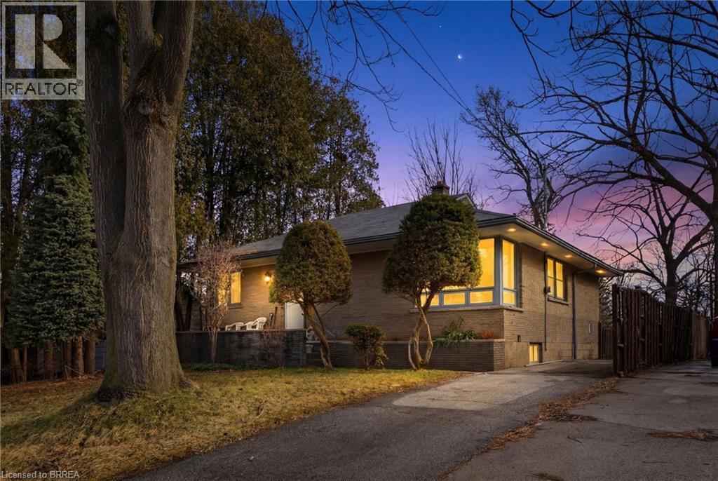 15 Granton Street, Hamilton, Ontario  L8S 3C1 - Photo 2 - 40811210