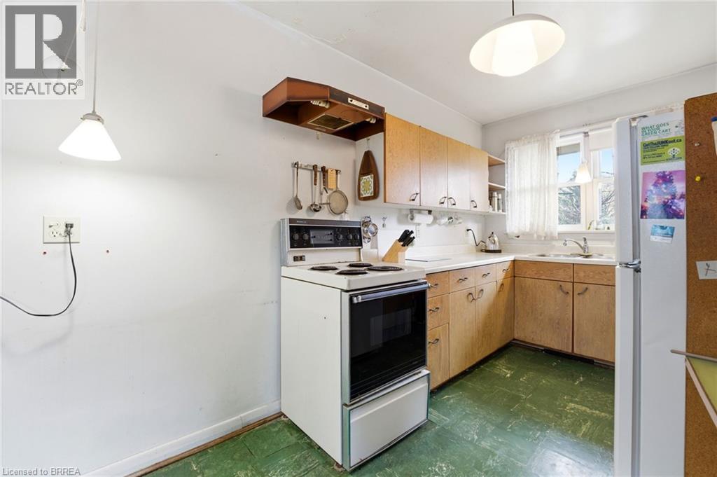 15 Granton Street, Hamilton, Ontario  L8S 3C1 - Photo 9 - 40811210