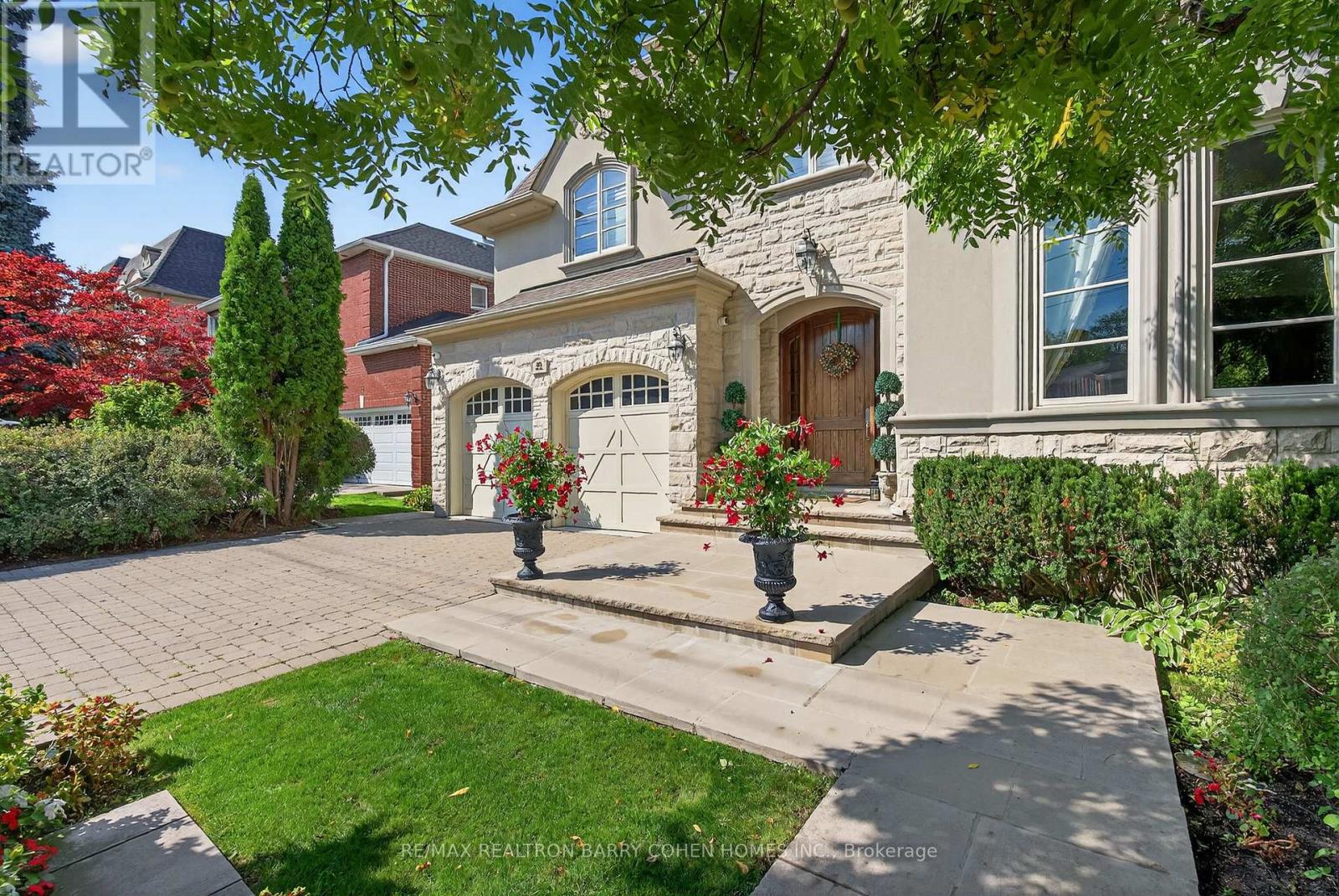 80 Owen Boulevard, Toronto, Ontario  M2P 1G3 - Photo 2 - C12803668