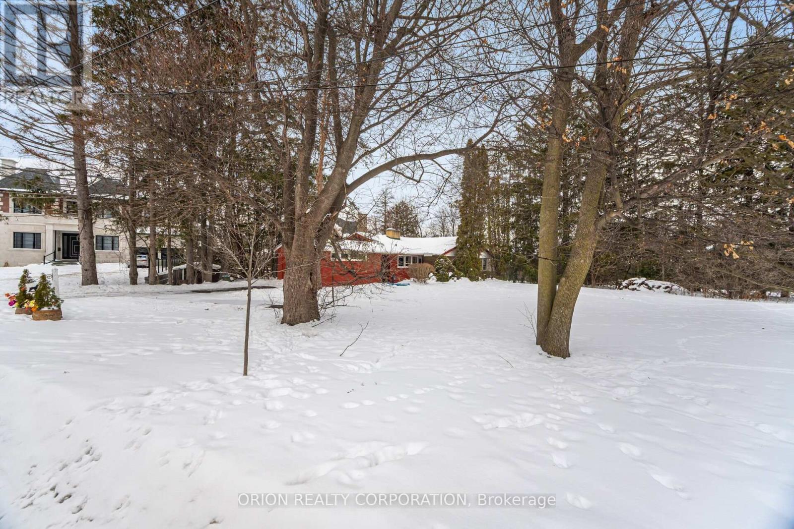 100 WESTWOOD LANE, Richmond Hill, Ontario