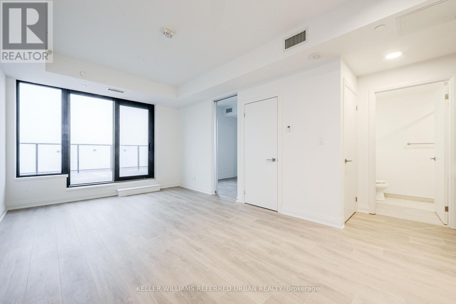 4303 - 4015 The Exchange Drive, Mississauga, Ontario  L5B 0N9 - Photo 4 - W12901834