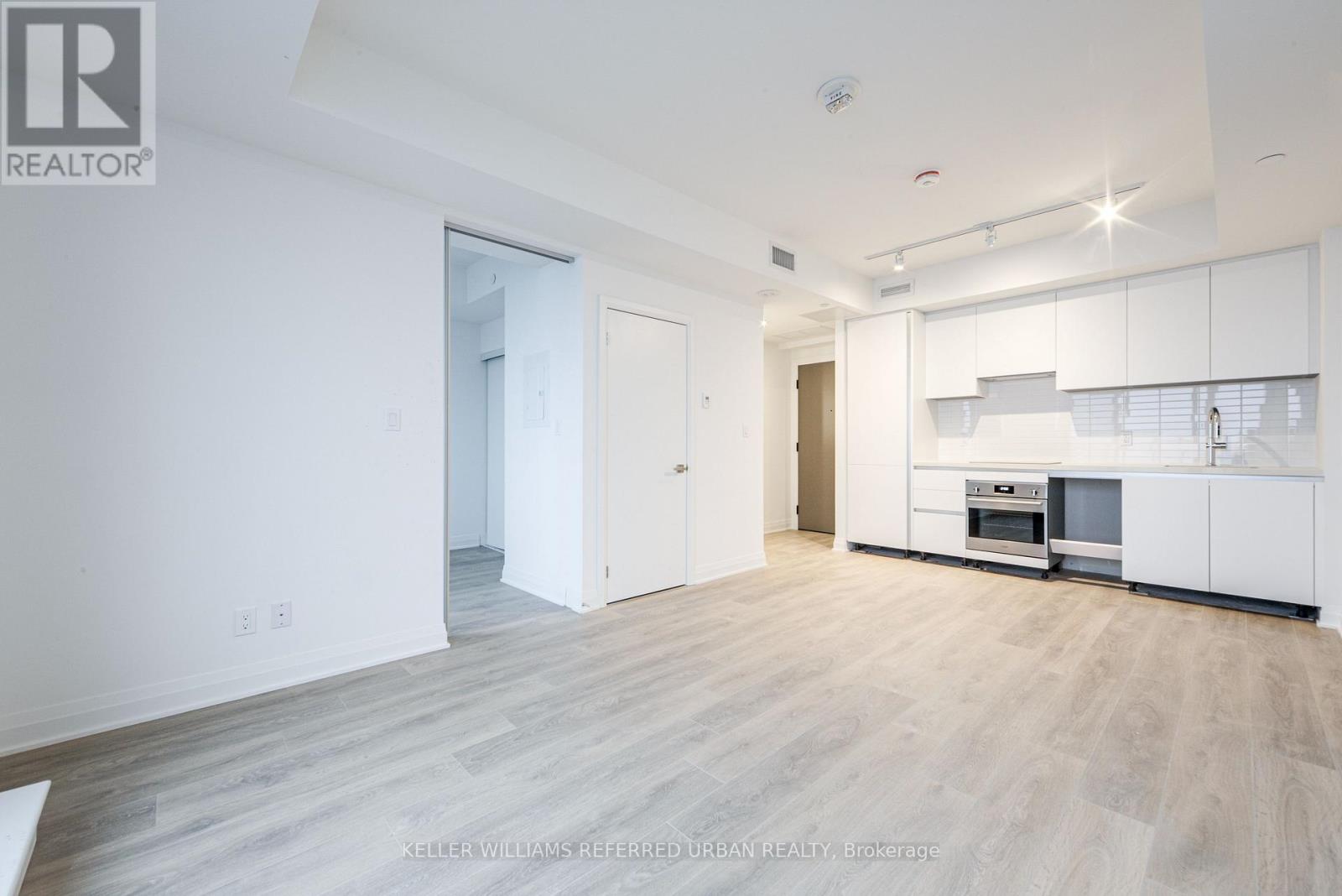 4308 - 4015 The Exchange Drive, Mississauga, Ontario  L5B 0N9 - Photo 6 - W12901836