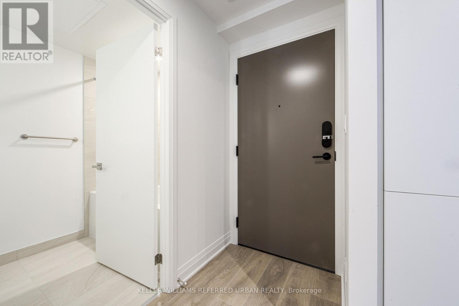 4303 - 4015 The Exchange Drive, Mississauga, Ontario  L5B 0N9 - Photo 3 - W12901834