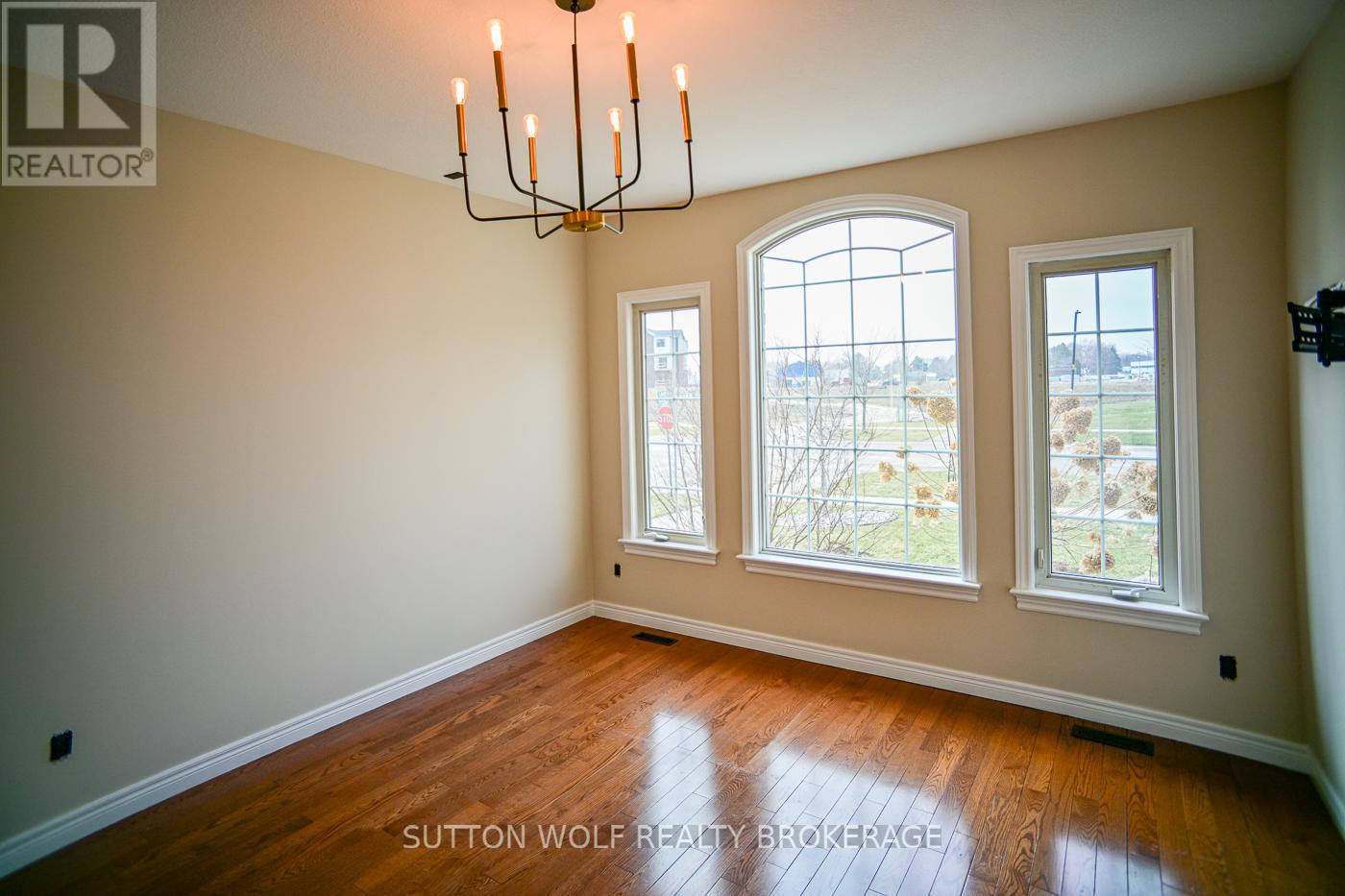 501 Darcy Drive, Strathroy-Caradoc, Ontario  N7G 4K9 - Photo 12 - X12787744