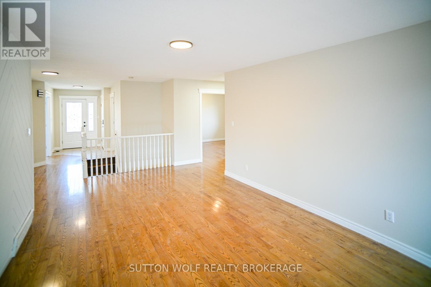 501 Darcy Drive, Strathroy-Caradoc, Ontario  N7G 4K9 - Photo 2 - X12787744