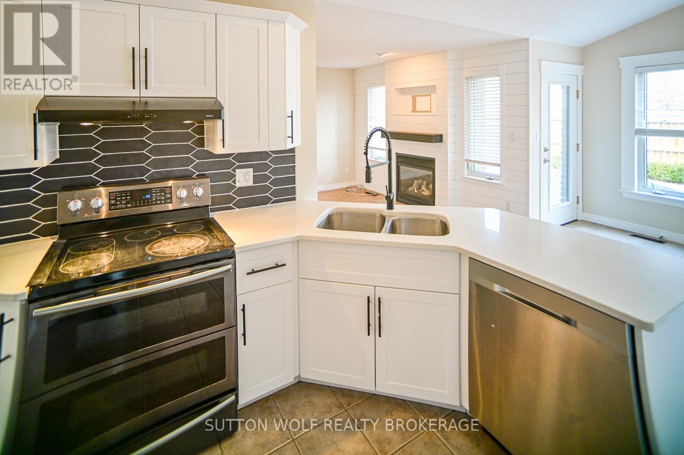 501 Darcy Drive, Strathroy-Caradoc, Ontario  N7G 4K9 - Photo 7 - X12787744