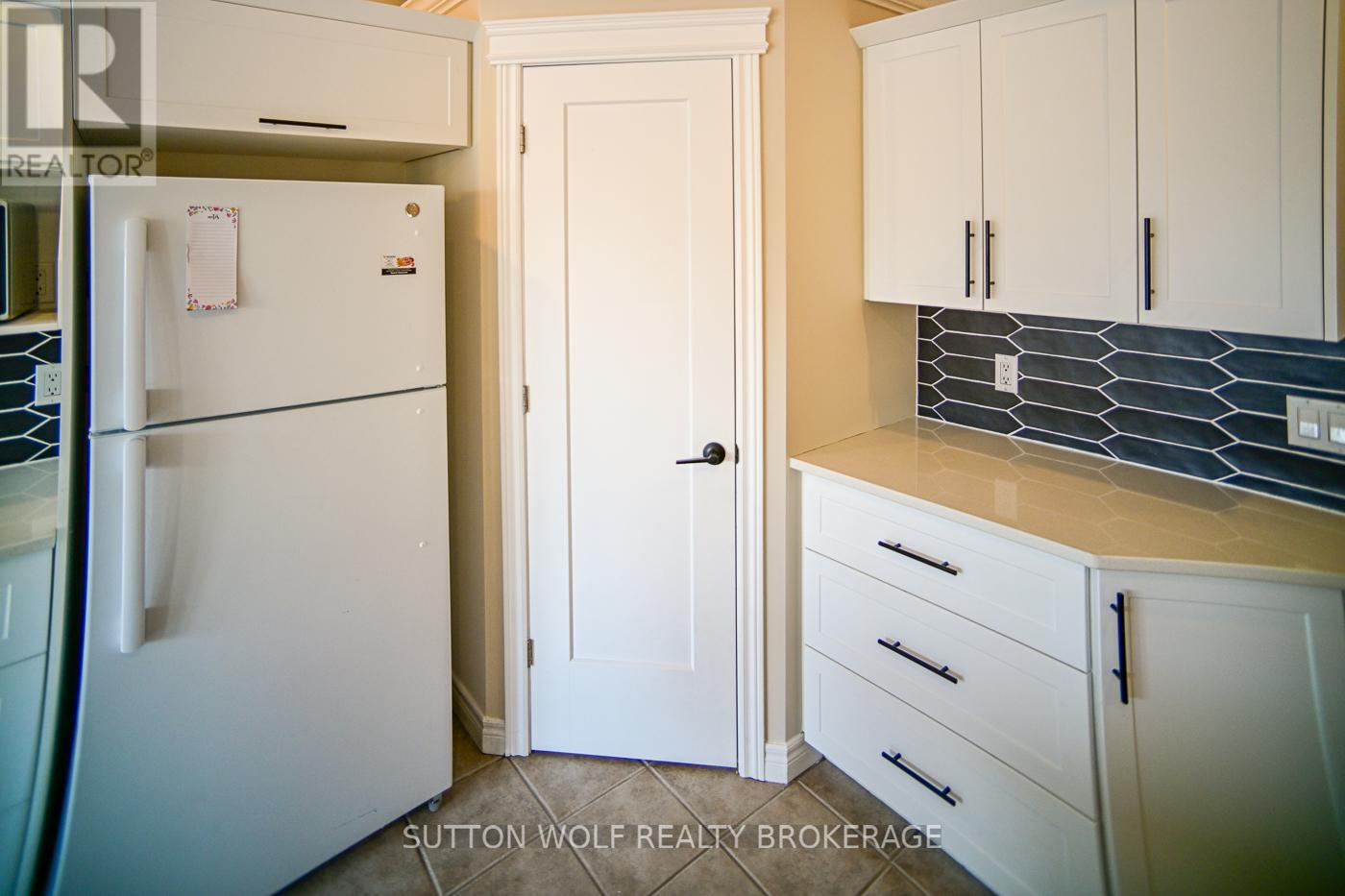 501 Darcy Drive, Strathroy-Caradoc, Ontario  N7G 4K9 - Photo 8 - X12787744