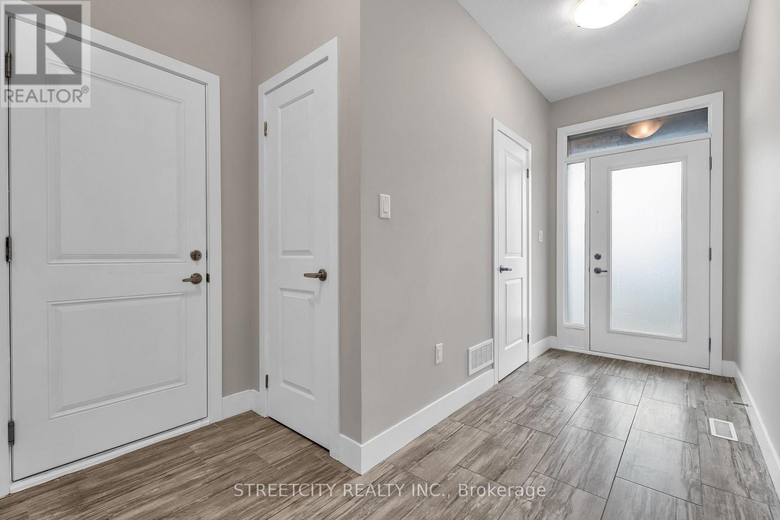 145 - 1960 Dalmagarry Road, London North, Ontario  N6G 0T8 - Photo 5 - X12908426