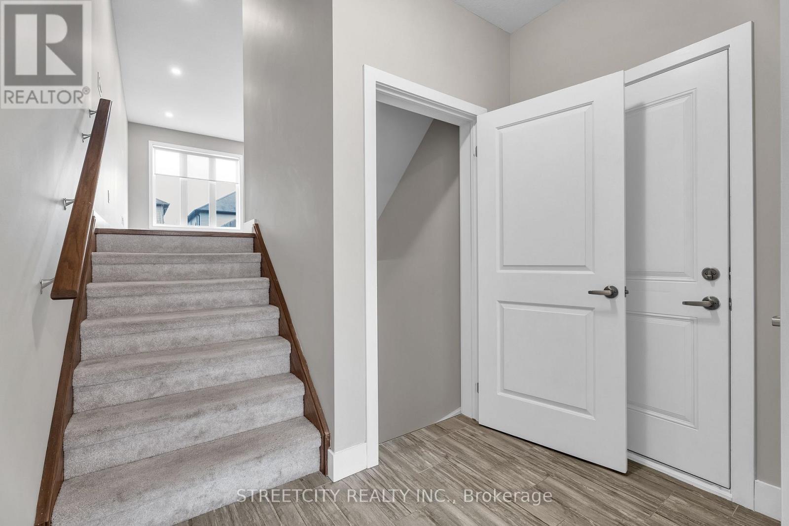 145 - 1960 Dalmagarry Road, London North, Ontario  N6G 0T8 - Photo 6 - X12908426