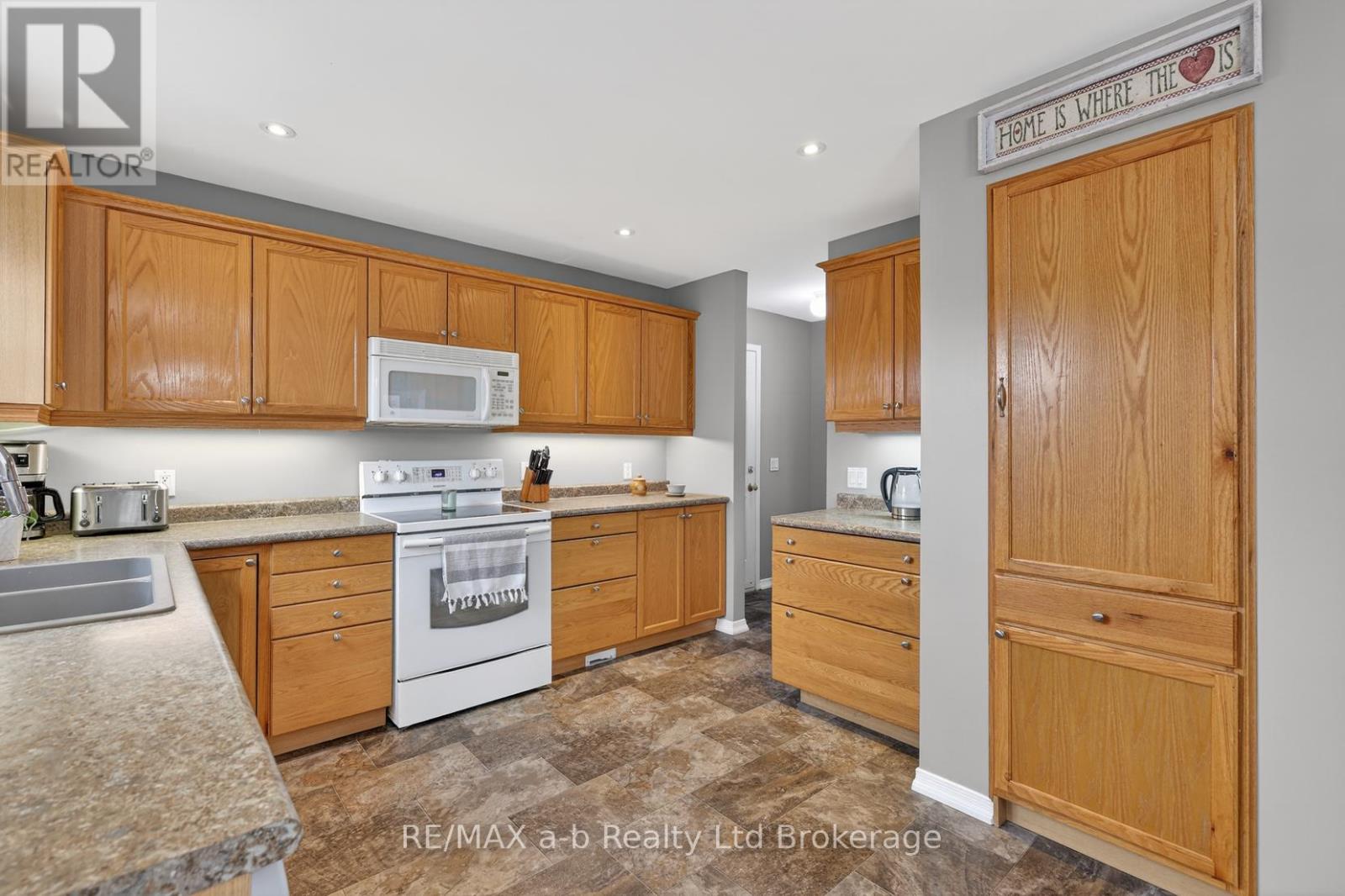 20 Owen Street, Ingersoll, Ontario  N5C 4G7 - Photo 11 - X12854224