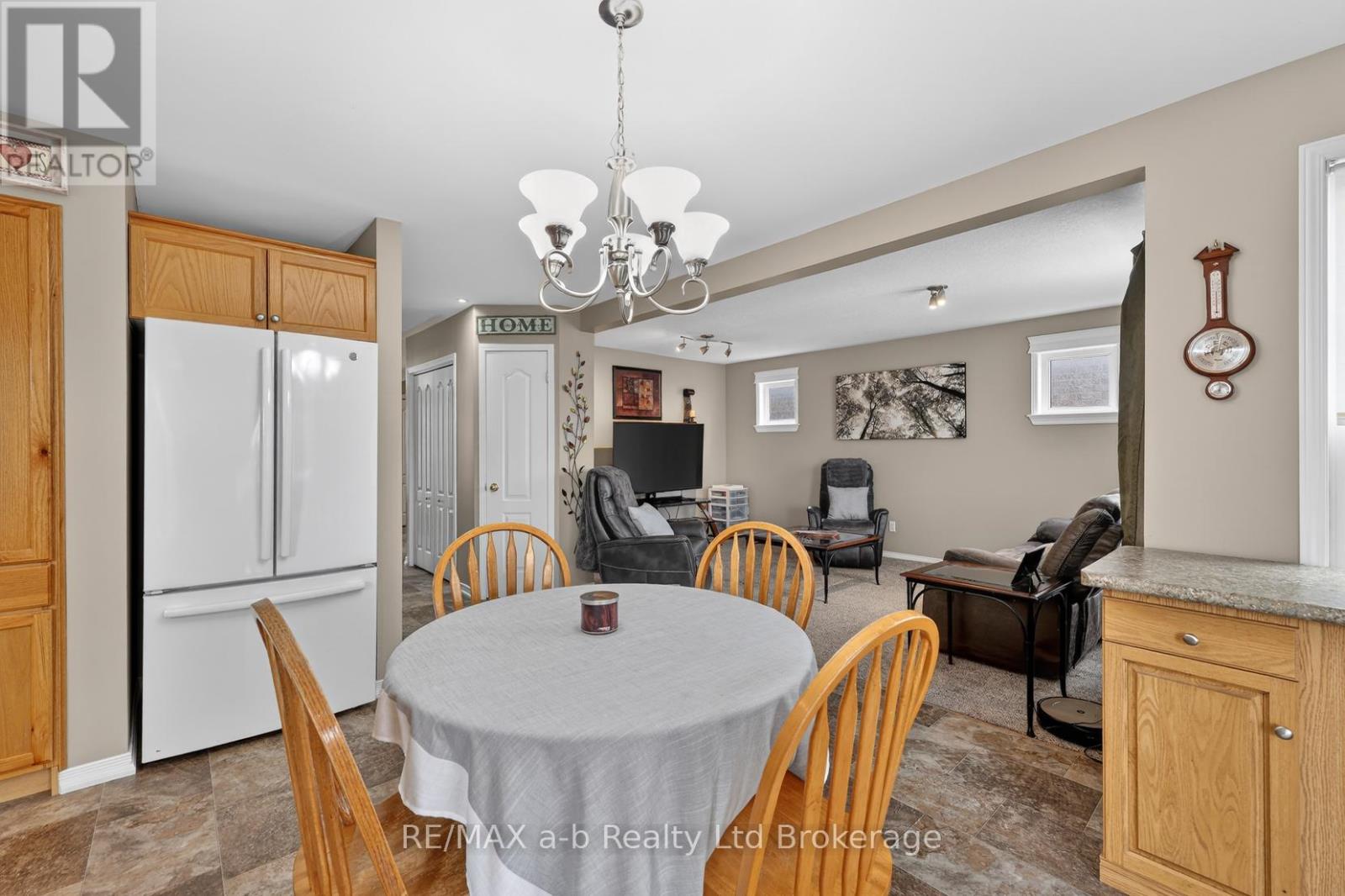 20 Owen Street, Ingersoll, Ontario  N5C 4G7 - Photo 12 - X12854224