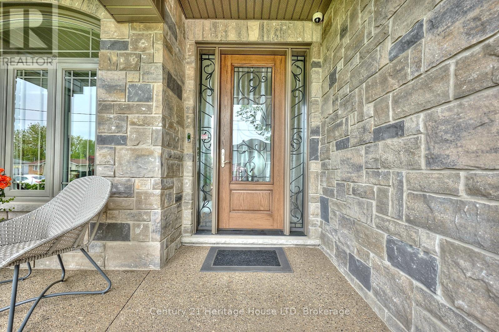 17 Biggar Road, Thorold, Ontario  L0S 1K0 - Photo 5 - X12908362