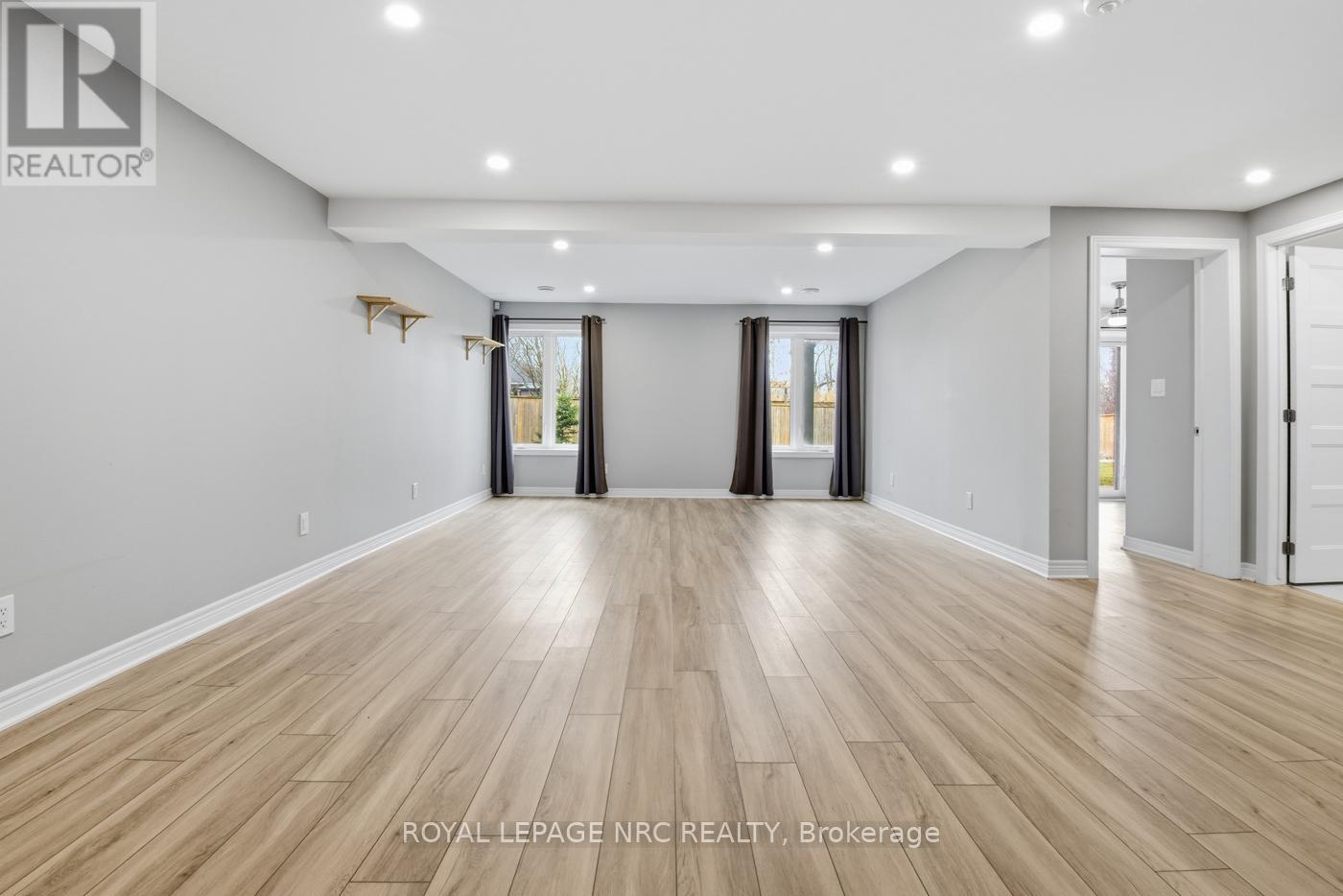 29 Hopkins Street, Thorold, Ontario  L2V 0E9 - Photo 35 - X12908384