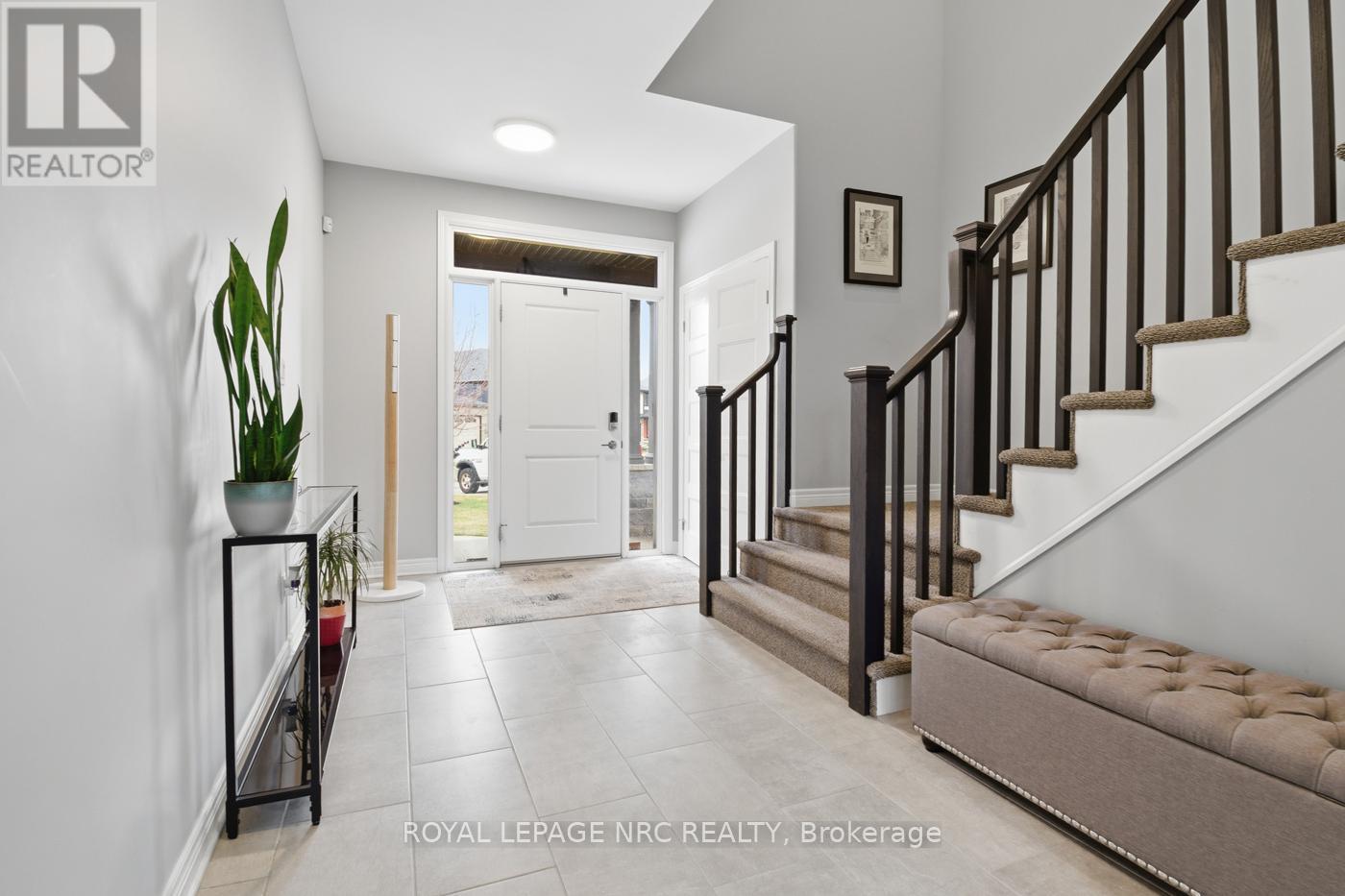 29 Hopkins Street, Thorold, Ontario  L2V 0E9 - Photo 8 - X12908384