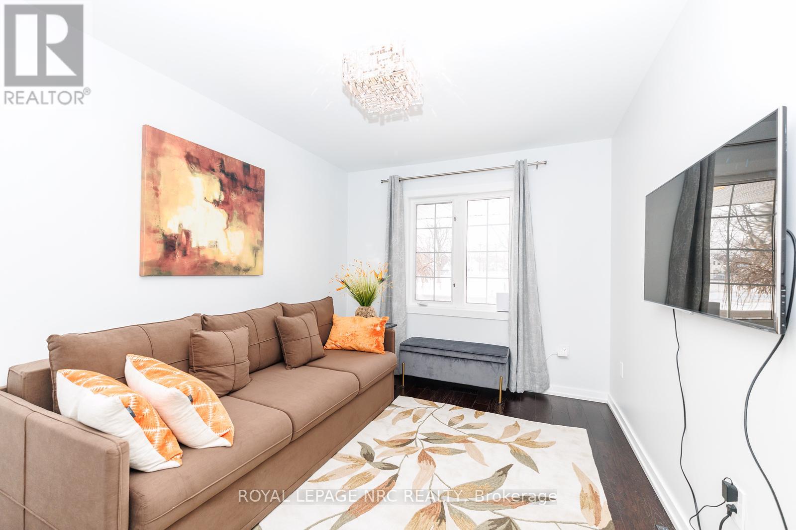 4a Wood Street, St. Catharines, Ontario  L2N 2A9 - Photo 12 - X12908476