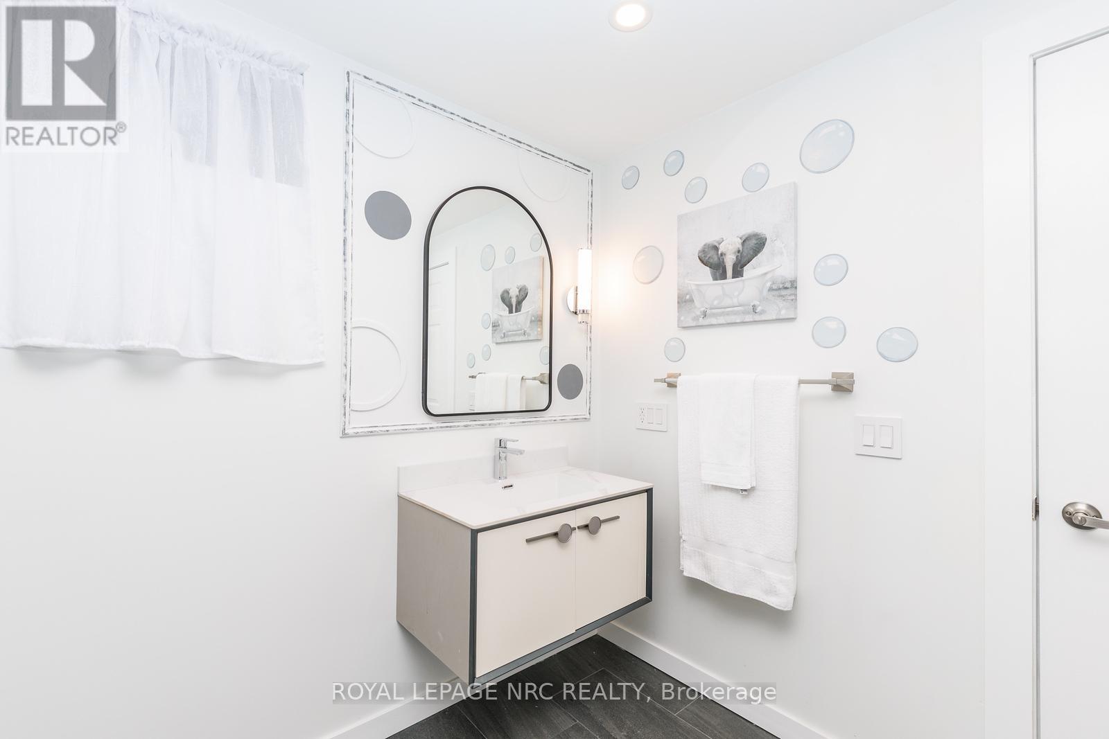 4a Wood Street, St. Catharines, Ontario  L2N 2A9 - Photo 16 - X12908476