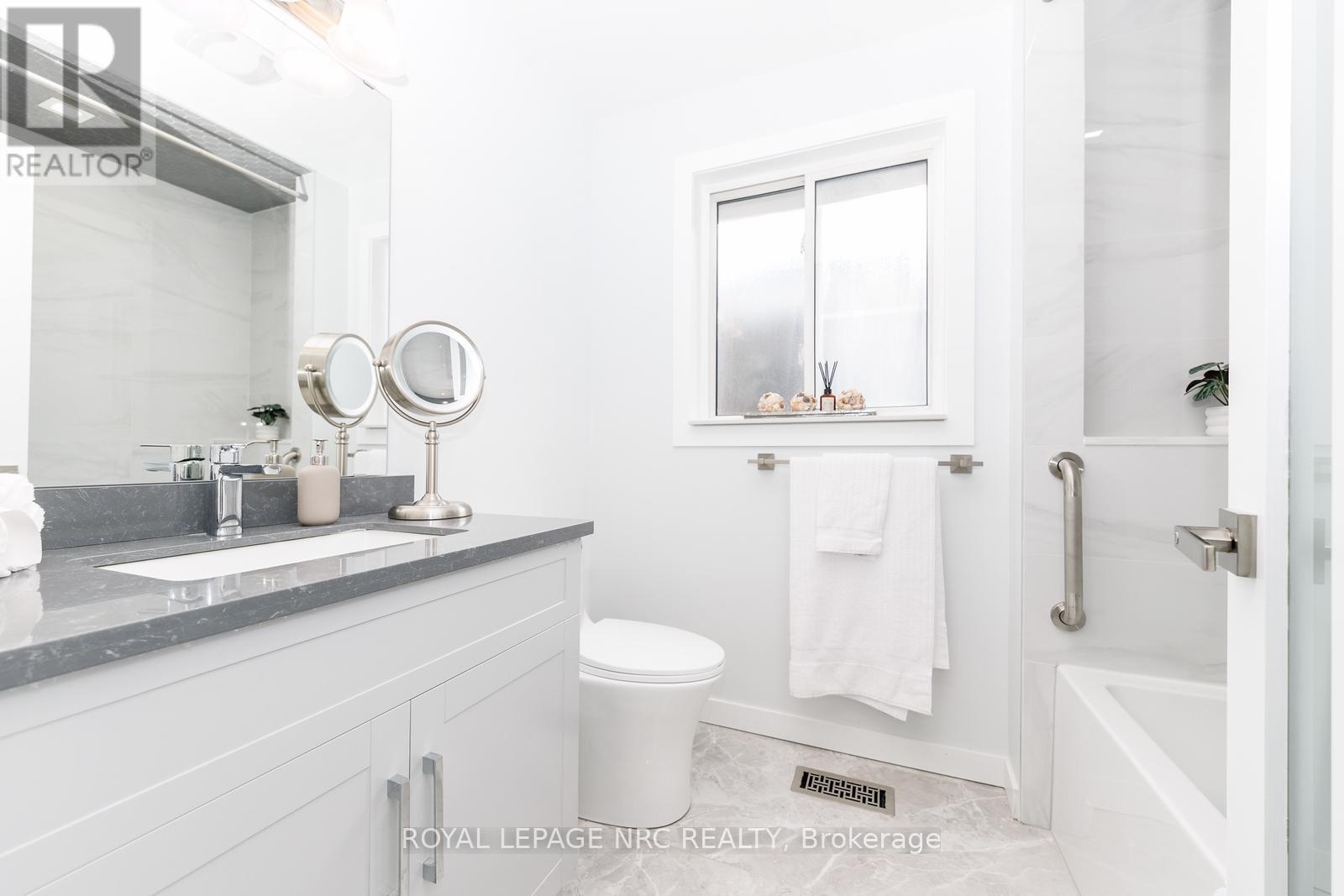 4a Wood Street, St. Catharines, Ontario  L2N 2A9 - Photo 22 - X12908476