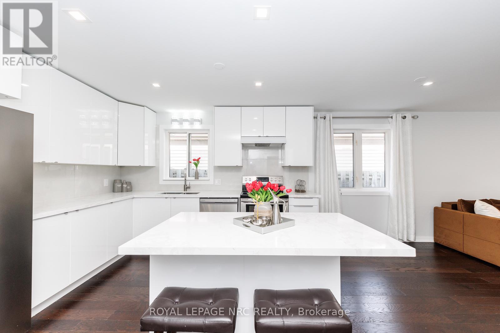 4a Wood Street, St. Catharines, Ontario  L2N 2A9 - Photo 35 - X12908476