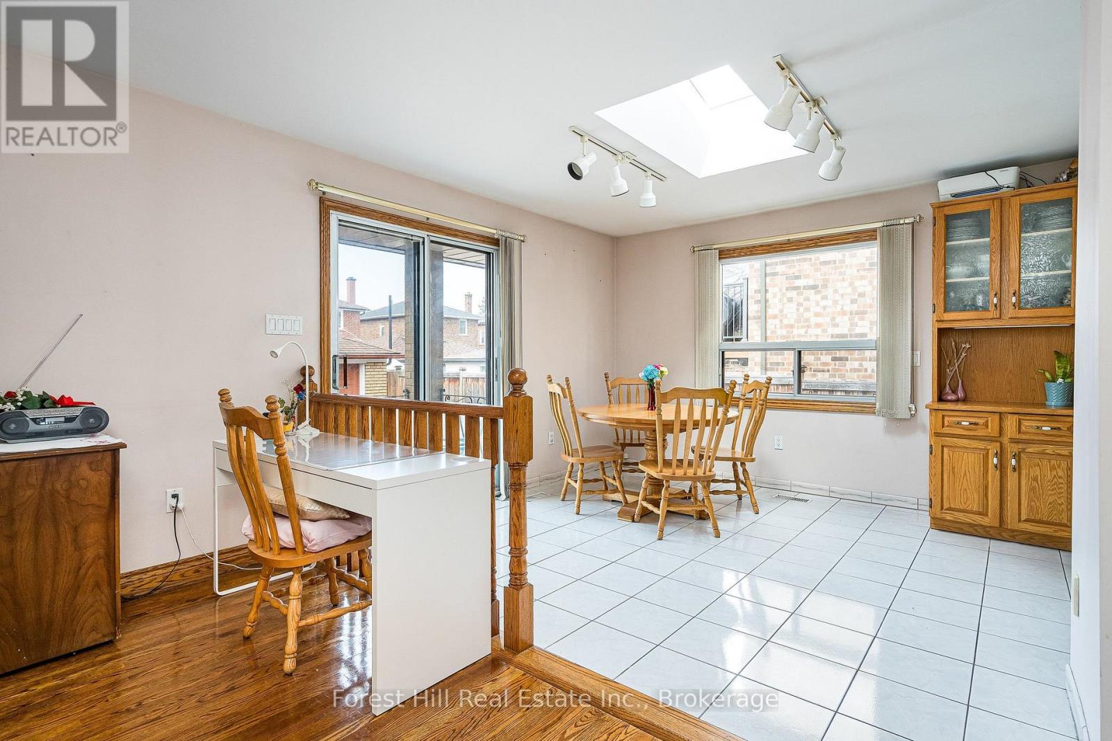 40 Chiswick Avenue, Toronto, Ontario  M6M 4T9 - Photo 10 - W12908422