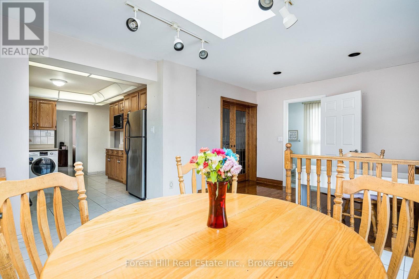 40 Chiswick Avenue, Toronto, Ontario  M6M 4T9 - Photo 11 - W12908422