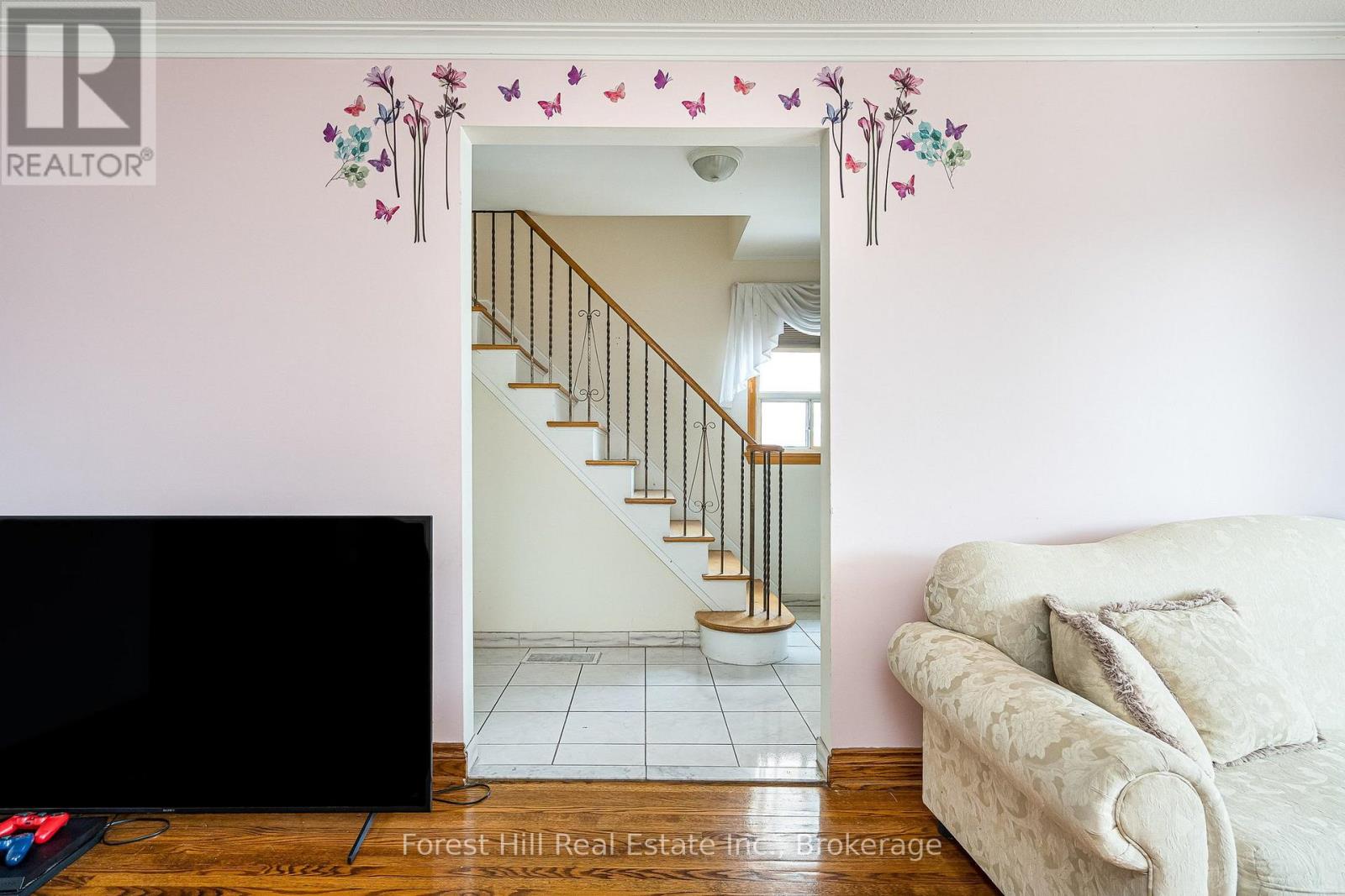 40 Chiswick Avenue, Toronto, Ontario  M6M 4T9 - Photo 14 - W12908422