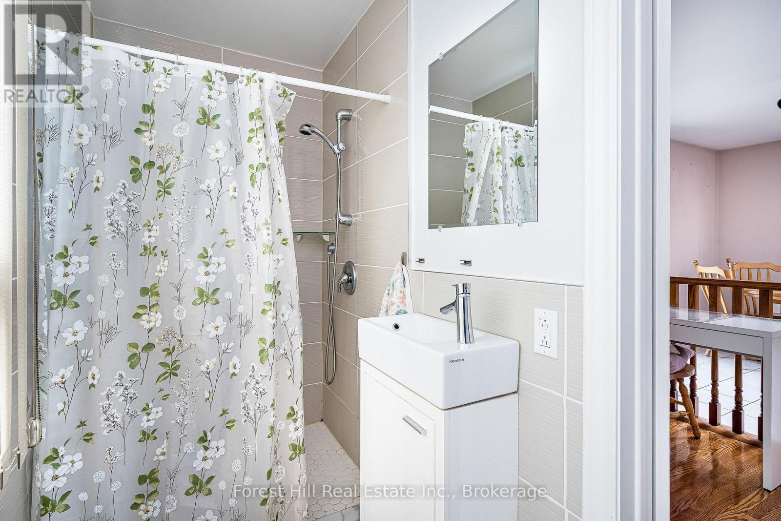 40 Chiswick Avenue, Toronto, Ontario  M6M 4T9 - Photo 16 - W12908422