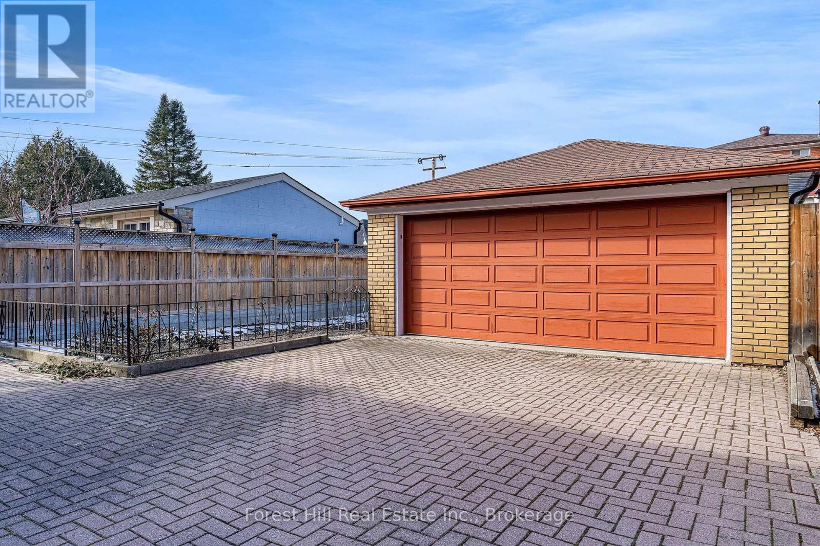 40 Chiswick Avenue, Toronto, Ontario  M6M 4T9 - Photo 17 - W12908422