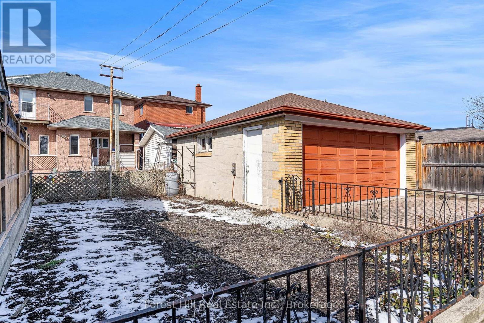 40 Chiswick Avenue, Toronto, Ontario  M6M 4T9 - Photo 18 - W12908422