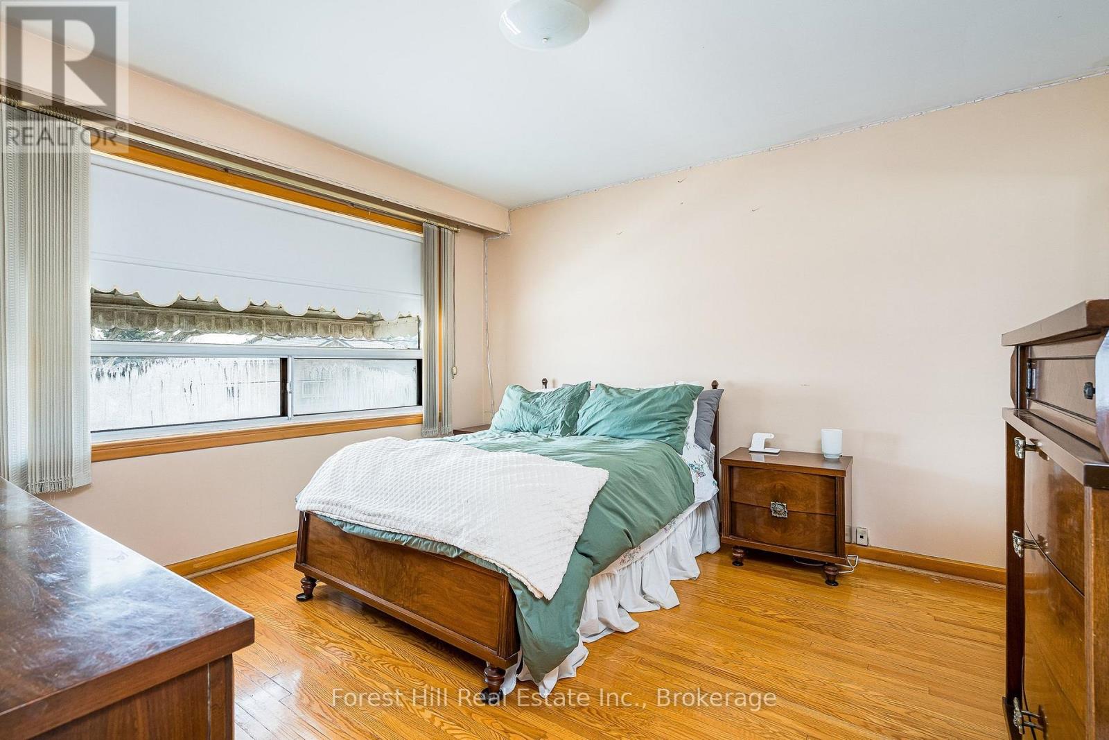 40 Chiswick Avenue, Toronto, Ontario  M6M 4T9 - Photo 22 - W12908422