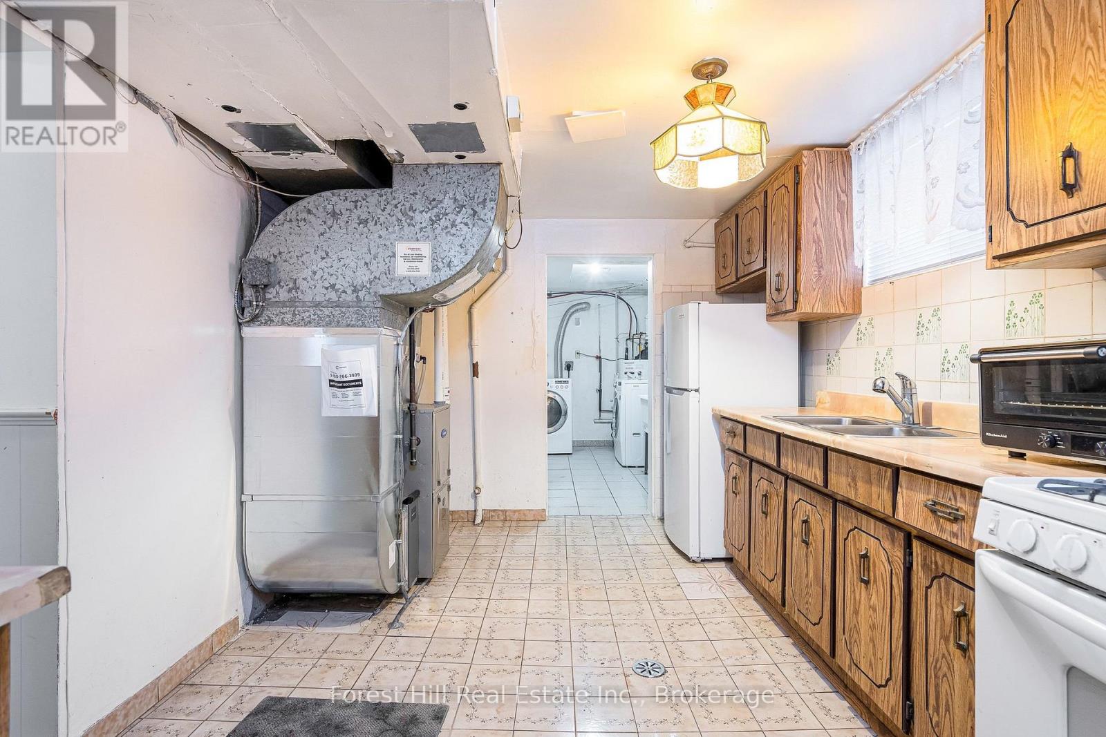 40 Chiswick Avenue, Toronto, Ontario  M6M 4T9 - Photo 28 - W12908422