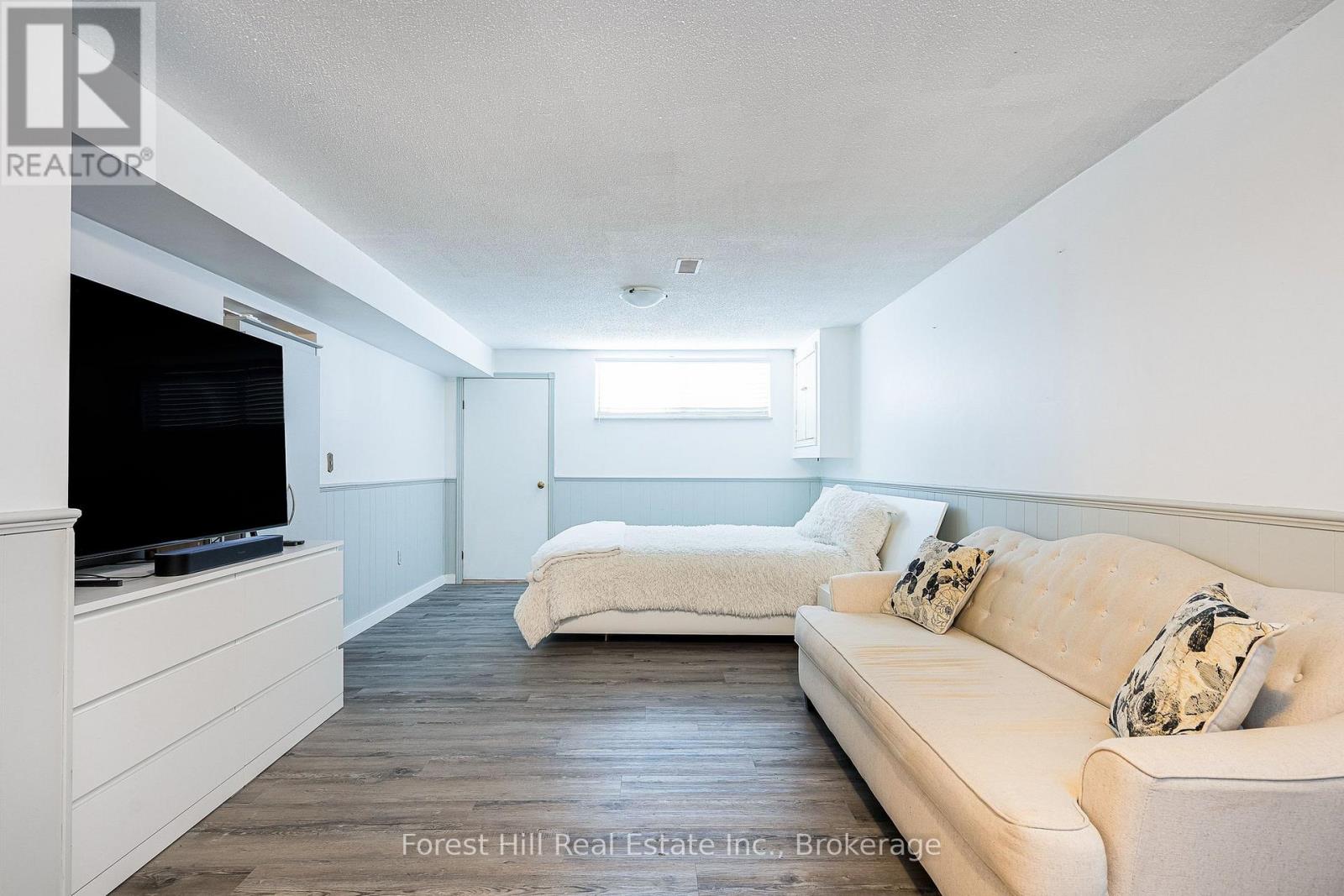 40 Chiswick Avenue, Toronto, Ontario  M6M 4T9 - Photo 31 - W12908422