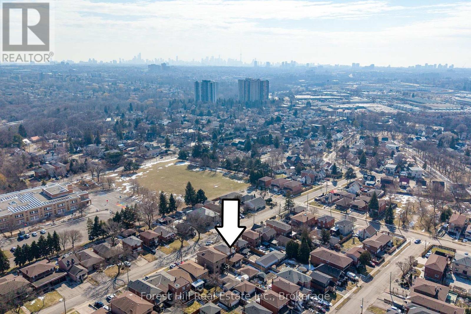40 Chiswick Avenue, Toronto, Ontario  M6M 4T9 - Photo 39 - W12908422