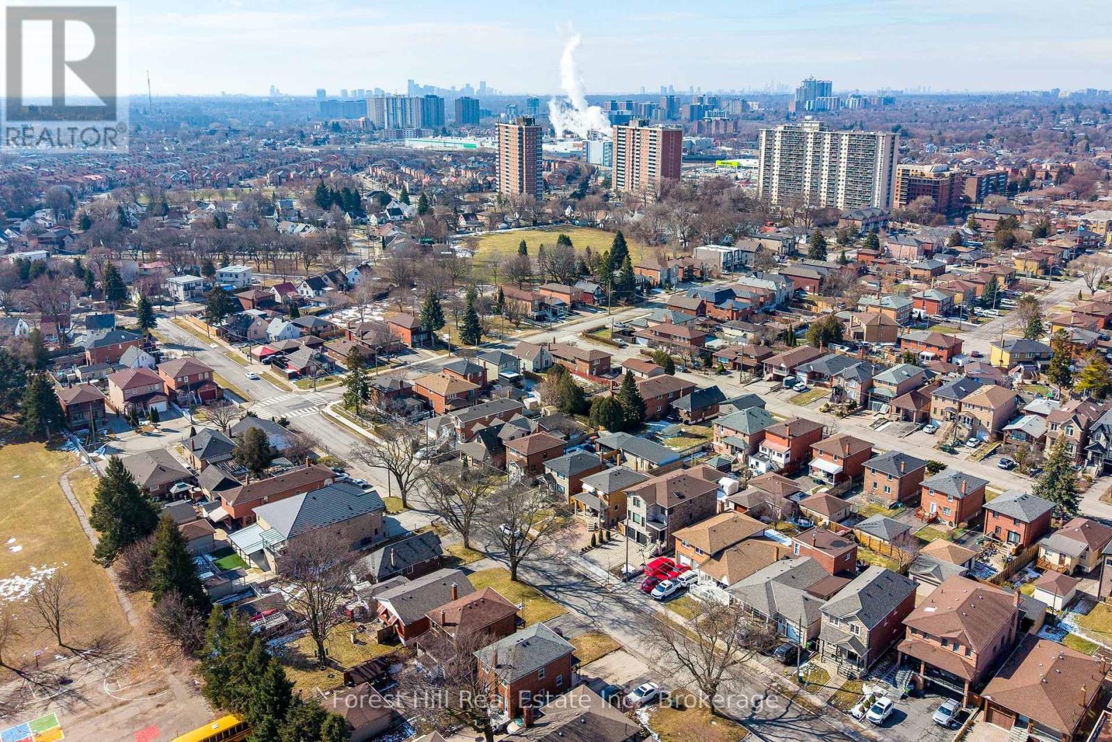 40 Chiswick Avenue, Toronto, Ontario  M6M 4T9 - Photo 42 - W12908422