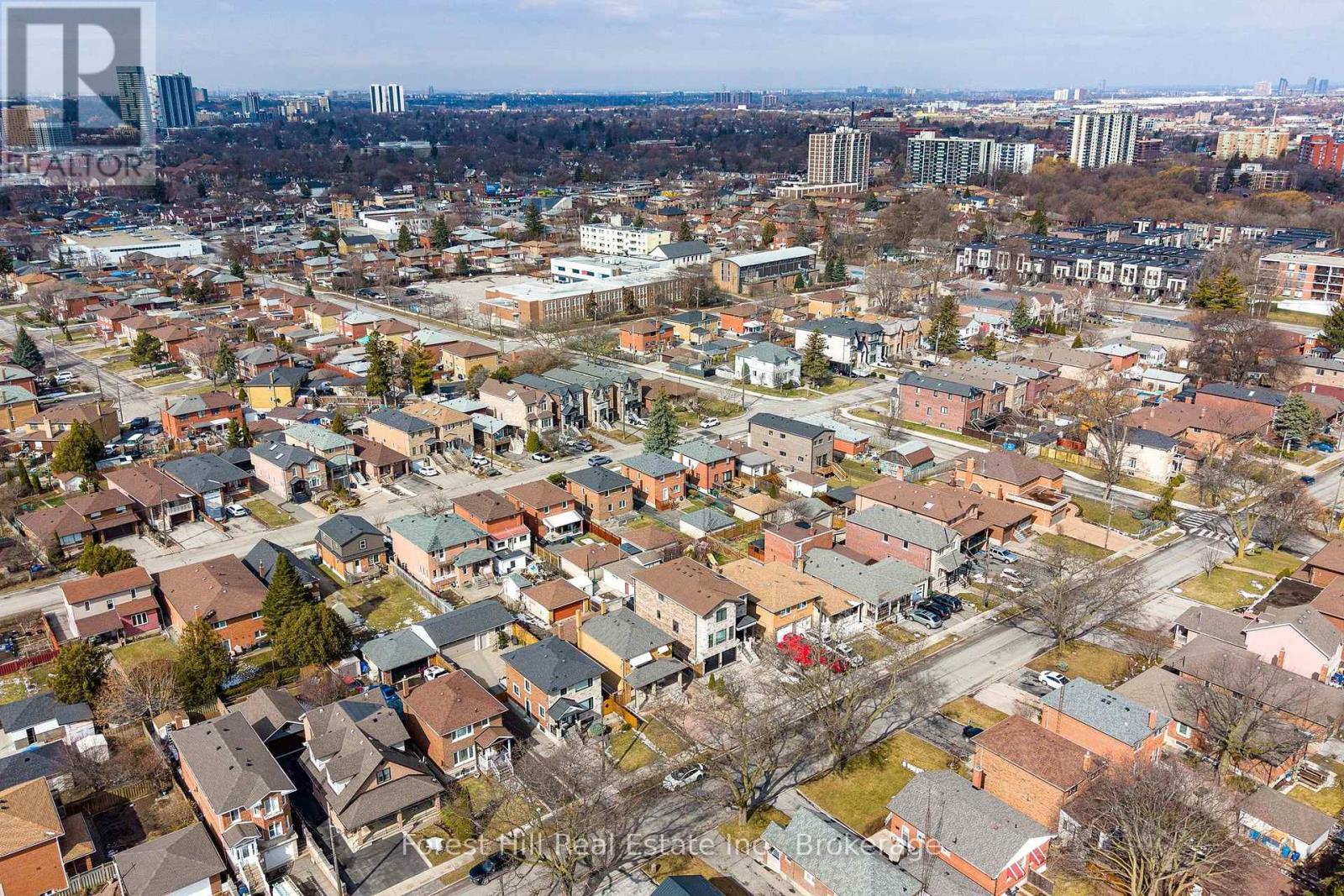 40 Chiswick Avenue, Toronto, Ontario  M6M 4T9 - Photo 45 - W12908422