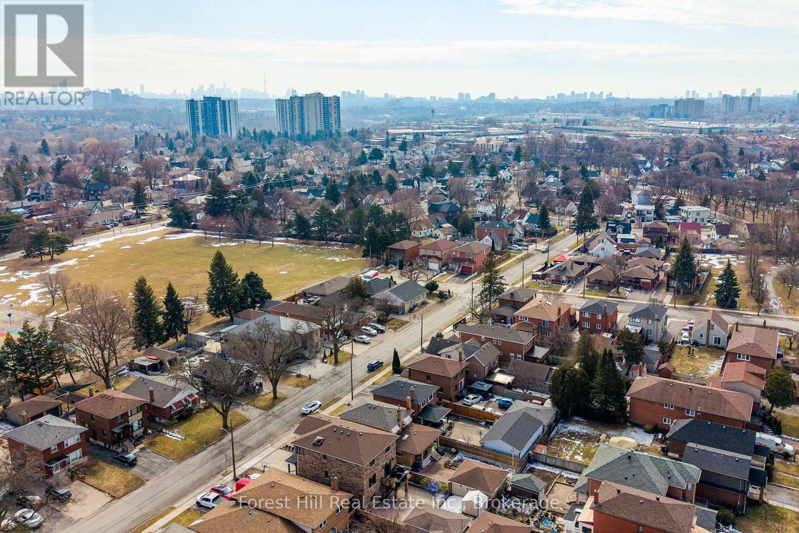 40 Chiswick Avenue, Toronto, Ontario  M6M 4T9 - Photo 48 - W12908422