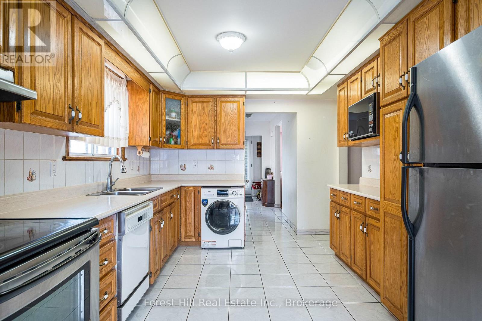 40 Chiswick Avenue, Toronto, Ontario  M6M 4T9 - Photo 8 - W12908422