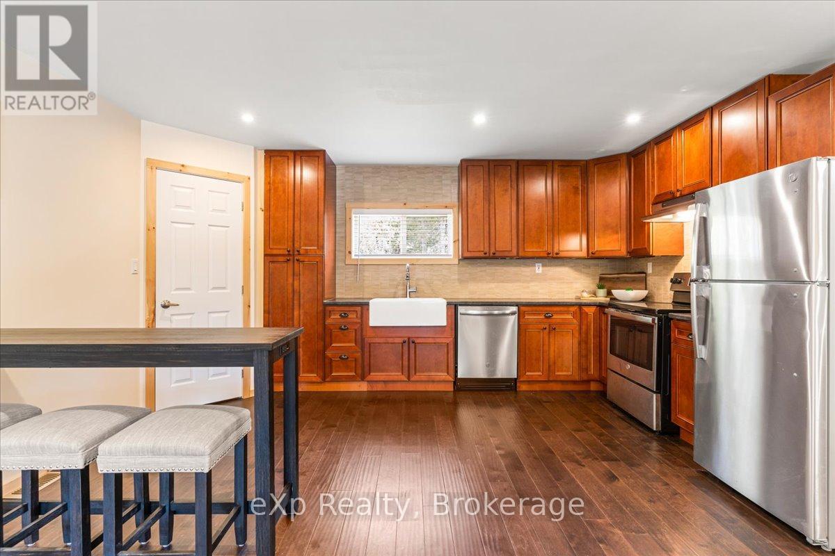 19 Murray Avenue, Northern Bruce Peninsula, Ontario  N0H 1W0 - Photo 12 - X12908352